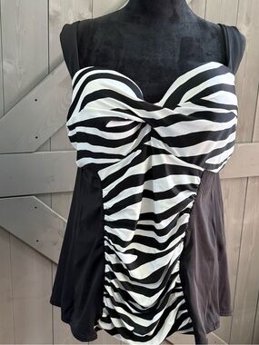 Lane Bryant Zebra Print Swim Top – Size 42DDD